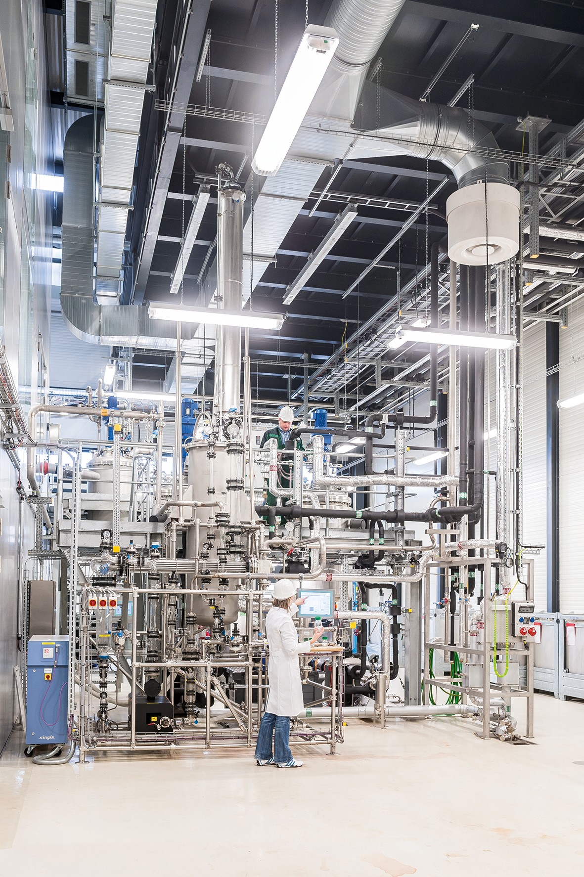 Lignocellulose-Bioraffinerie zum Aufschluss von lignocellulosehaltigen Rohstoffen und deren Fraktionierung in ihre chemischen Grundbestandteile Lignin und Zucker bzw. Faserstoffe